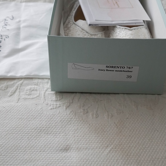 Rachel Simpson Flats - Picture 4 of 4